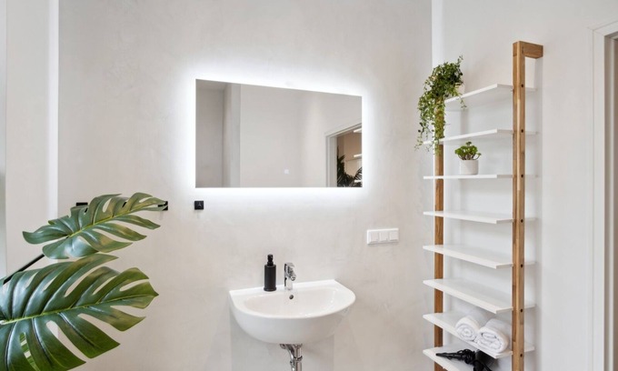 Western Ring Area Apartment | Cosy apartment near the city center. Netflix/Disney+