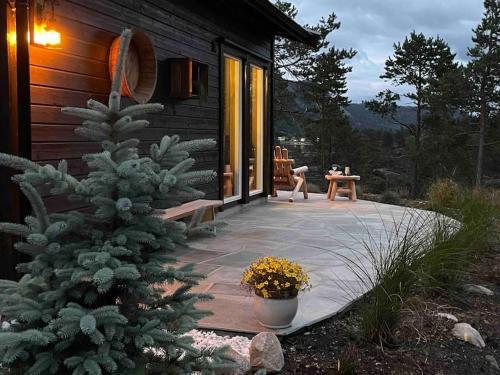 Treungen Ski Chalet | Cosy cabin between lake and mountain