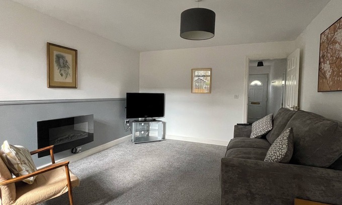 Worksop Apartment | Cosy & Comfortable Apt W/parking