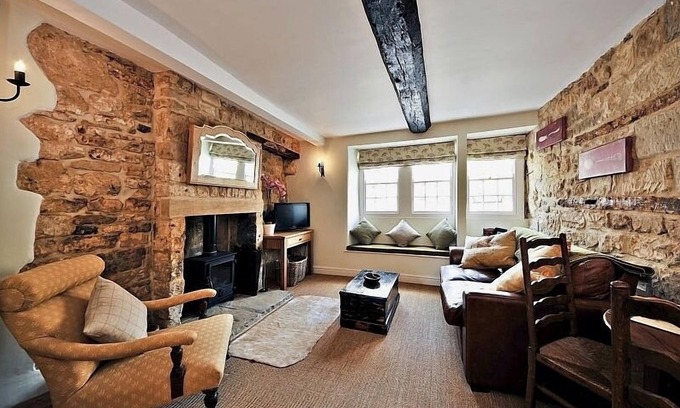 Chipping Campden Apartment | Cosy Cotswold retreat with log burner
