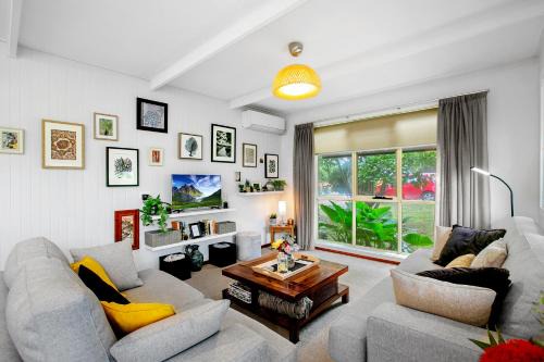 Korumburra Apartment | Cosy Cottage 2BR, NETFLIX, Private Garden Terrace