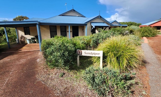 Kronkup Cottage | Cosy Cottage Sandpiper | Ocean Views | Beautiful Beaches