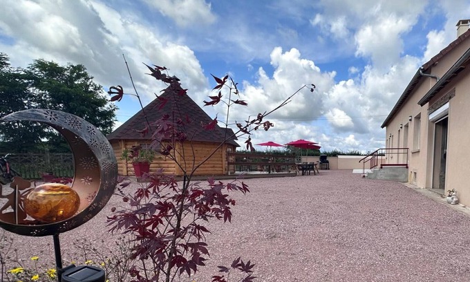 Saint-Leon Cottage | "Cosy Cottage with Spa, Game Room, and Farm Views - Ideal for Outdoor Activities"