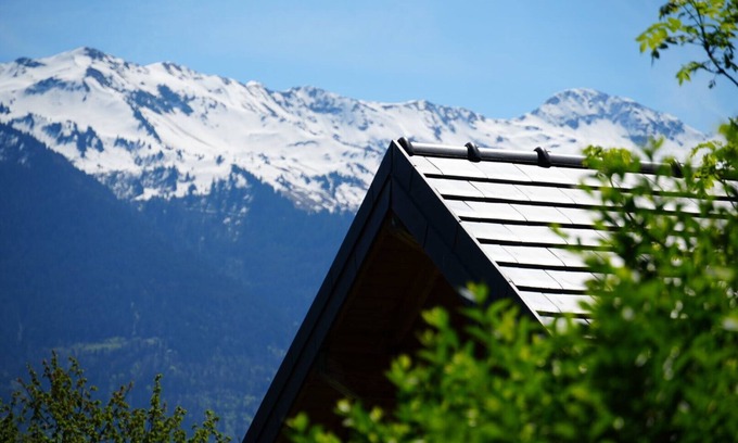 Mercury House | Cosy country house with mountain views.