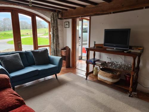 Llanfihangel Tal-y-llyn House | Cosy couples bolthole heart of Brecon Beacons