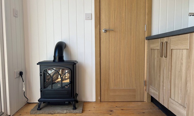 Durham Cabin | Cosy dog friendly shepherds hut near Durham