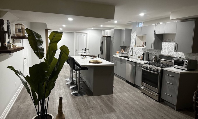 Richmond Hill House | Cosy Elegance: New-Build 2-nBedroom Luxury Stay