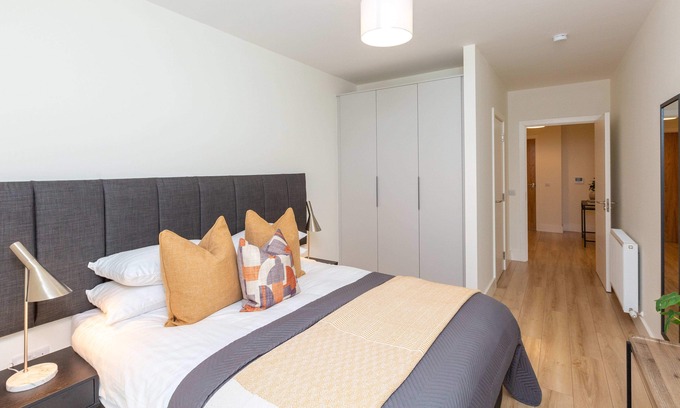 Inchicore Apartment | Cosy Ensuite Room 15mins to City Centre