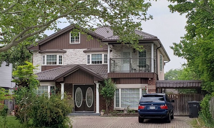 Mississauga Valleys Apartment | Cosy Executive Apartment for Short-term Guests