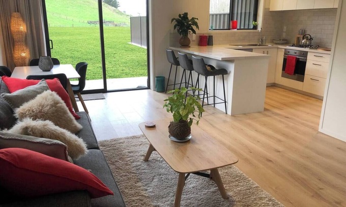 Papamoa Apartment | Cosy Farmstay near beach with pet farm animals., Cosy Farmstay, near beach with pet farm animals