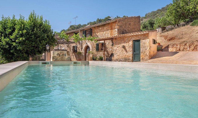Selva Villa | Cosy Finca with Wi-Fi, Garden and Terrace; Parking Available