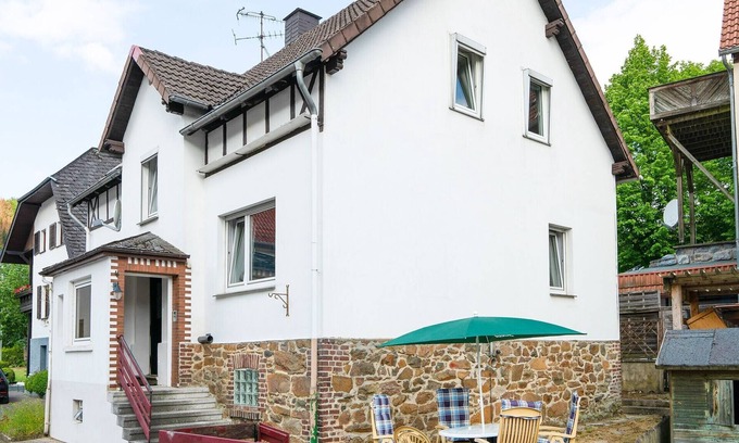 Bontkirchen Apartment | Cosy furnished apartment in Brilon with small garden