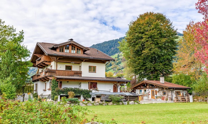 Brixen im Thale Apartment | Cosy group accommodation near the ski lift