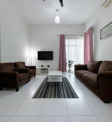Bukit Baru House | Cosy House For Family Or Group In Bukit Beruang Melaka