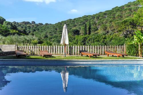 Sao Joao Batista House | Cosy house near Porto de Mós with shared swimming pool