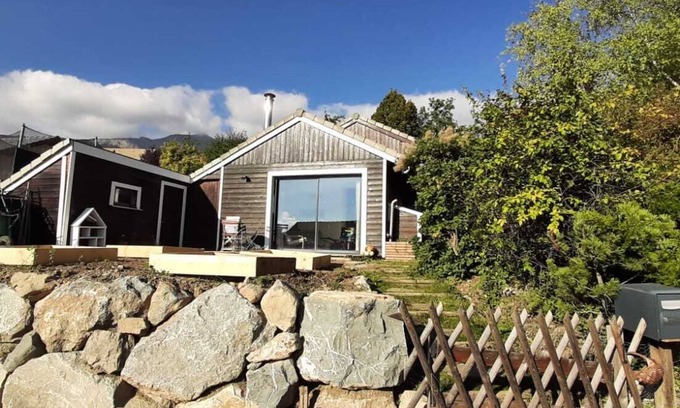 Chorges House | Cosy house with view and garden