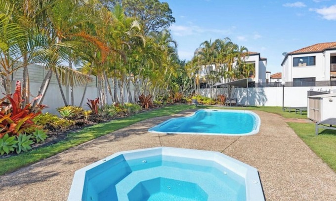 Miami House | Cosy Loft Studio in Mermaid Walk to Beach!