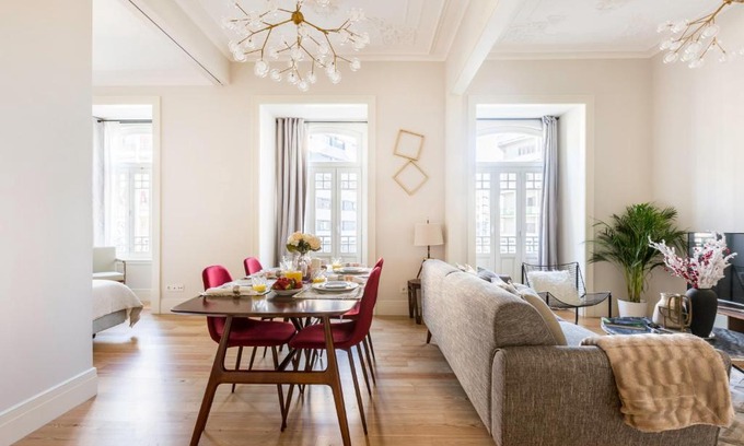 Santo Antonio Apartment | Cosy Marques de Pombal Apartment