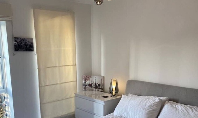 Gravesend Apartment | Cosy, Modern, 2 bed Double En-suite, Ebbsfleet