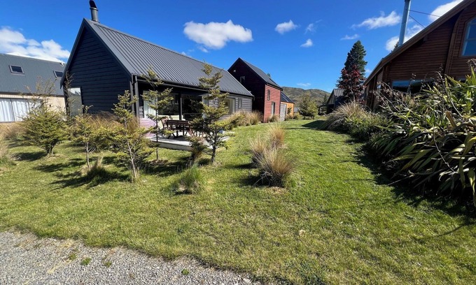 Castle Hill House | Cosy modern house close to tracks and ski fields