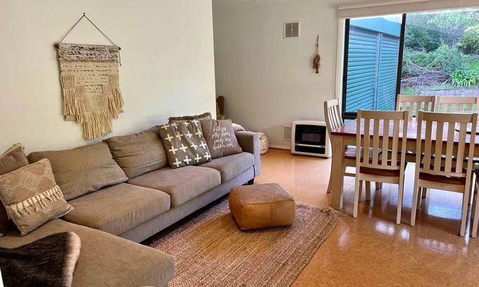 Waterhouse House | Cosy On Tobruk - Wi Fi 45 Tobruk Ave