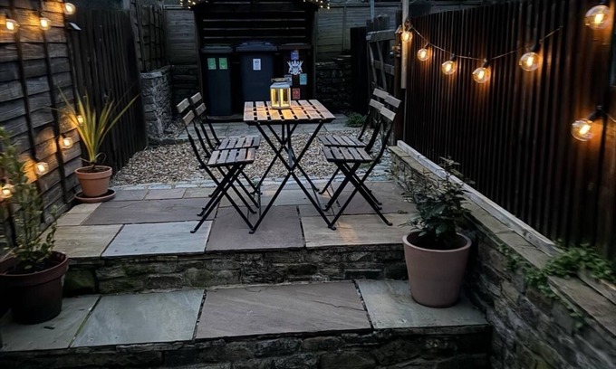 Combs Cottage | Cosy Peak District Cottage