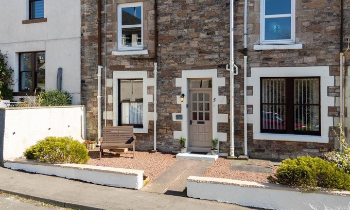 Jedburgh Apartment | Cosy River‑side Cottage in Jedburgh, Steps from Canongate Bridge