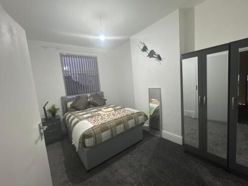 Bilston House | Cosy room in Coseley