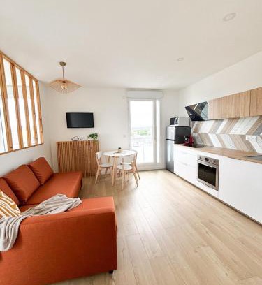 Vaulx-en-Velin Apartment | Cosy Soie