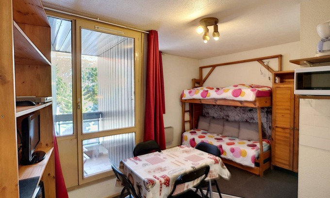 Reberty Apartment | Cosy Studio for 2 in Reberty 1850 - Close to Slopes with Balcony, WiFi & Ski Locker