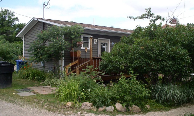 Sheridan House | Cosy two bedroom home, sleeps up to 4 people