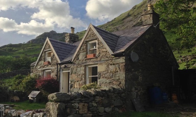 Llanberis Cottage | Cosy, Unmodernised, traditional 1 bedroom cottage, in Snowdonia