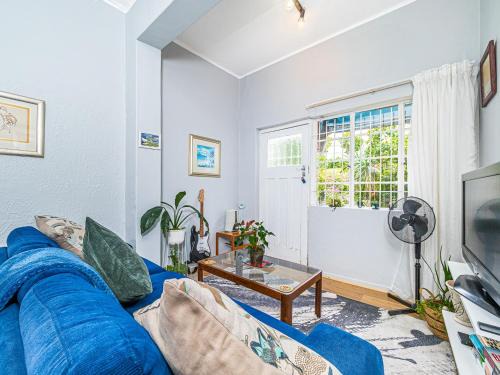 Rosebank Apartment | Cosy Victorian Style Full Apartment