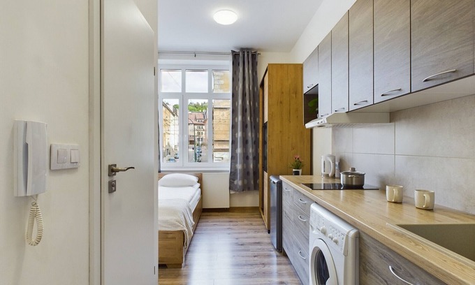 Stare Podgorze Apartment | Cosy Wooden Studio in Cracow | 2 People | 1st Floor