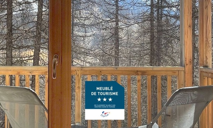 Les Claux Apartment | CosyRefuges - Le Refuge des Marmottes *: 2-bedrooms apartment, 40m², top-level