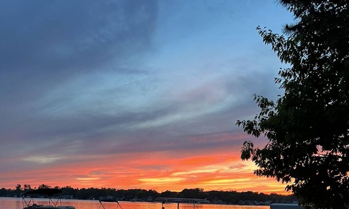 Manitou Beach-Devils Lake Cottage | Cottage on Devils Lake, sleeps up to 15, sandy bottom, great swimming, dock.