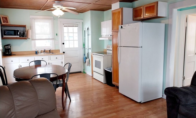 Marblehead House | Cottage 100 Yards from Water