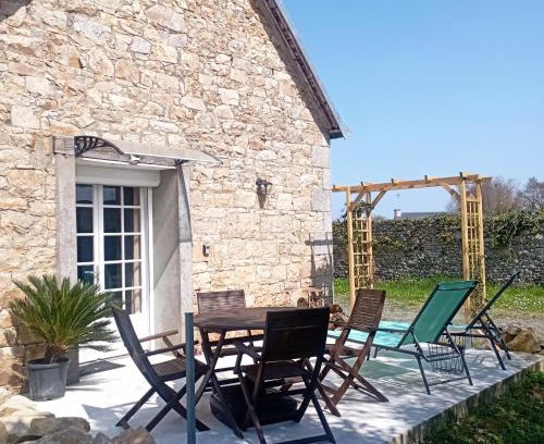 Begard House | Cottage 3 étoiles à 25 mn de la côte de granit rose
