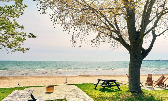 Wainfleet House | Cottage # 4...thelongbeachresort.ca