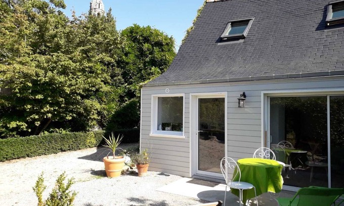 Ploneour-Lanvern Cottage | Cottage 7 mins from the sea