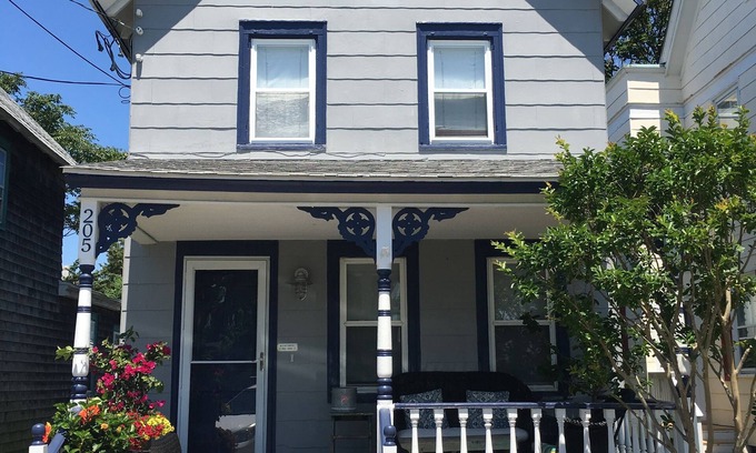 Beach Haven House | Cottage Beach Haven.12 houses from beach. SEPT OCT AVAILABLE
