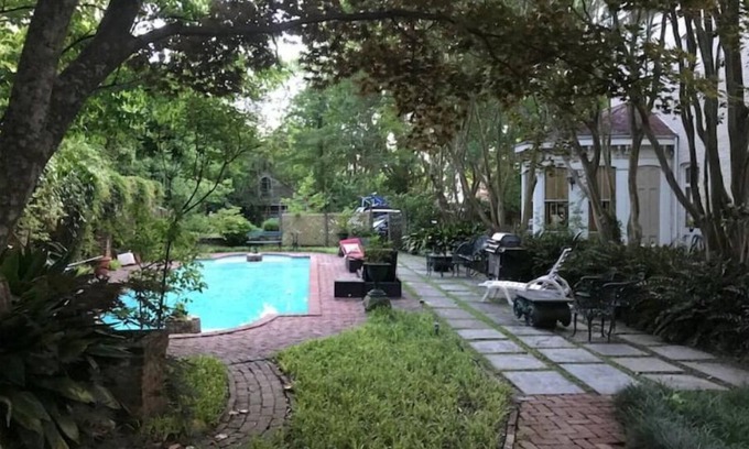 Vicksburg House | Cottage Blue at Flowerree