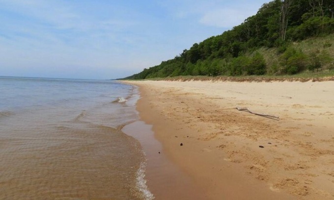 Norton Shores House | Cottage Bordering Hoffmaster State Park