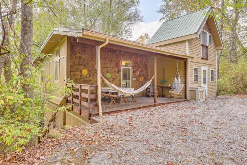 Paris House | Cottage By the Pond Serene Northeast Ohio Retreat