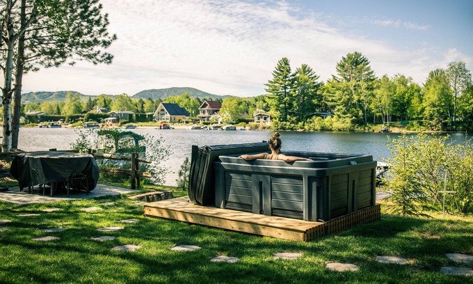Saint Donat Cottage | Cottage, by the water, hot tub, near the village