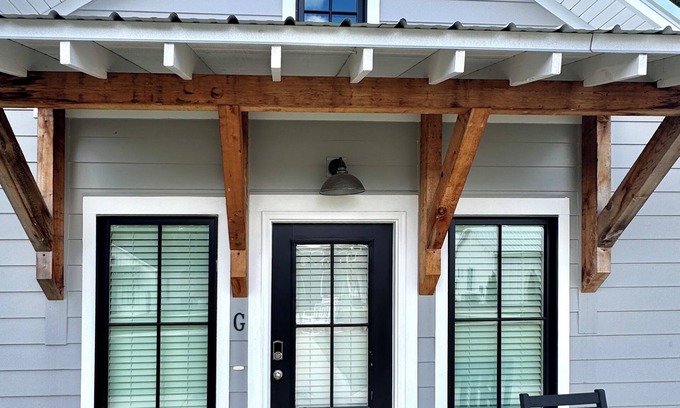 Auburn Cottage | Cottage District G