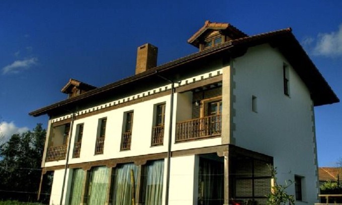 Acereda House | Cottage (full rental) Legends of the Forest for 12-14 people