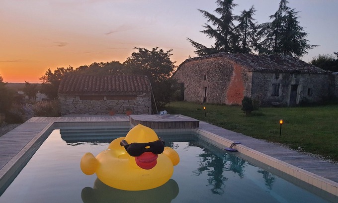 Serignac Cottage | Cottage for 2 in the countryside with private spa