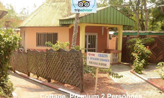 Kribi Cottage | Cottage for 2 Lounge + Kitchen B&B
