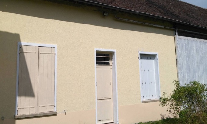 Chenoise House | Cottage house In A Quiet Hamlet With Countryside View